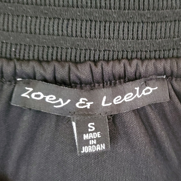 Zoey & Leelo skirt.  New without tag.  Never worn. - S - Picture 4 of 4